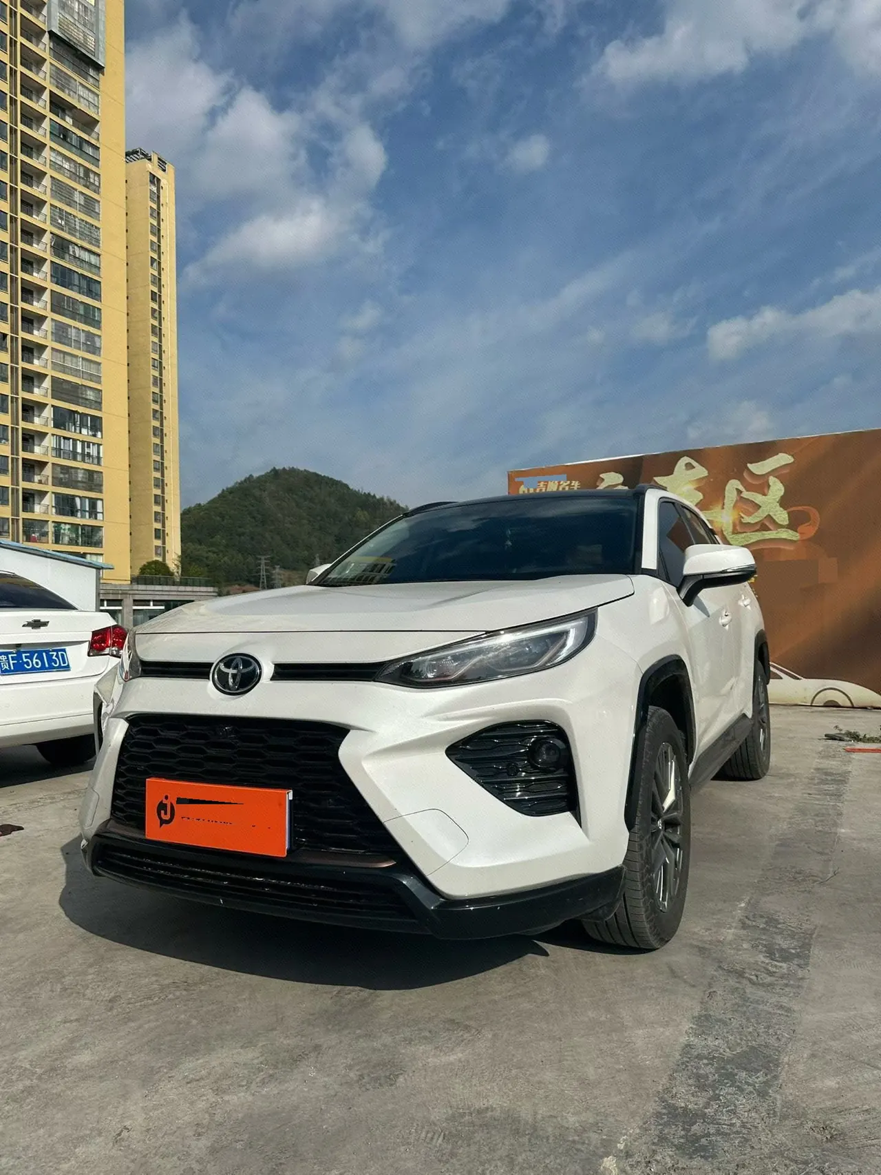 Open image lightbox: Toyota 2024 Willanda 2.0 Stepless Two-Drive Luxury PLUS Edition Automatic Gear
