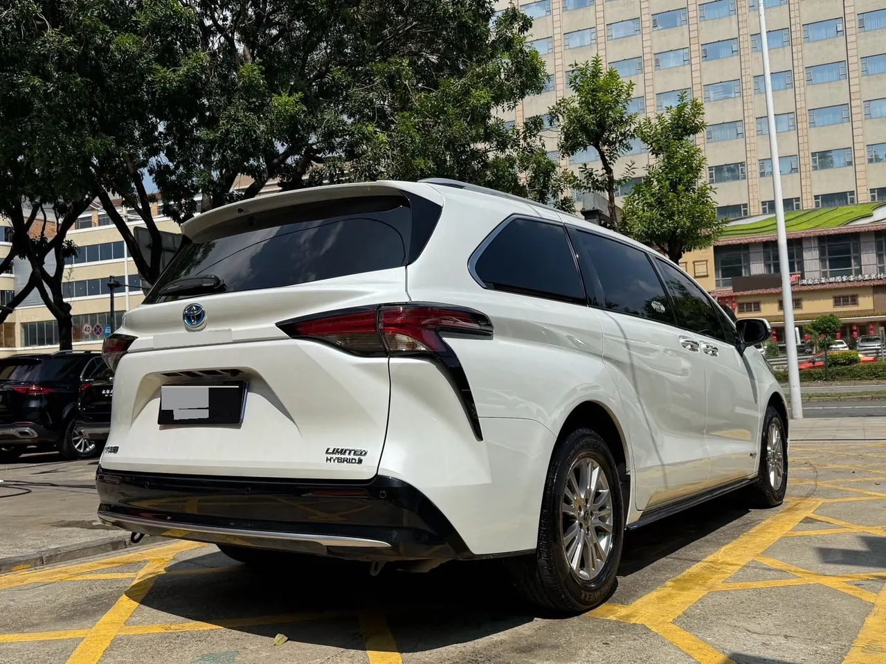 Toyota 2021 Sai 2.5 Stepless Premium Edition Automatic Gear 4
