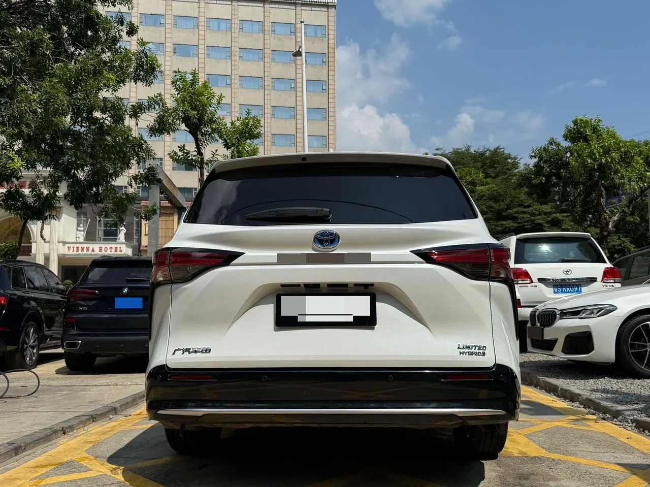 Toyota 2021 Sai 2.5 Stepless Premium Edition Automatic Gear 5