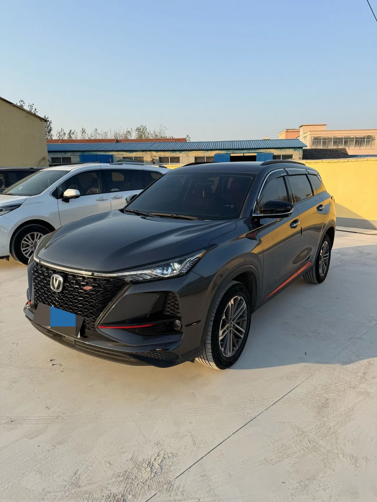 Открыть галерею: ChangAn 2021 CS75 PLUS 1.5T Luxury Automatic Gear