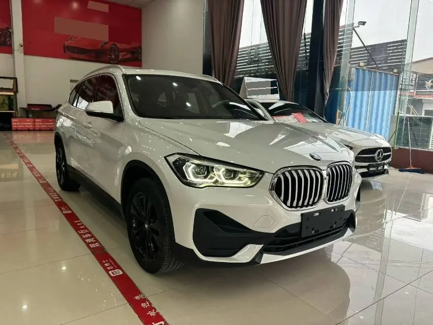 BMW 2020 X1 sDrive20Li 1.5T fashion automatic gear 2