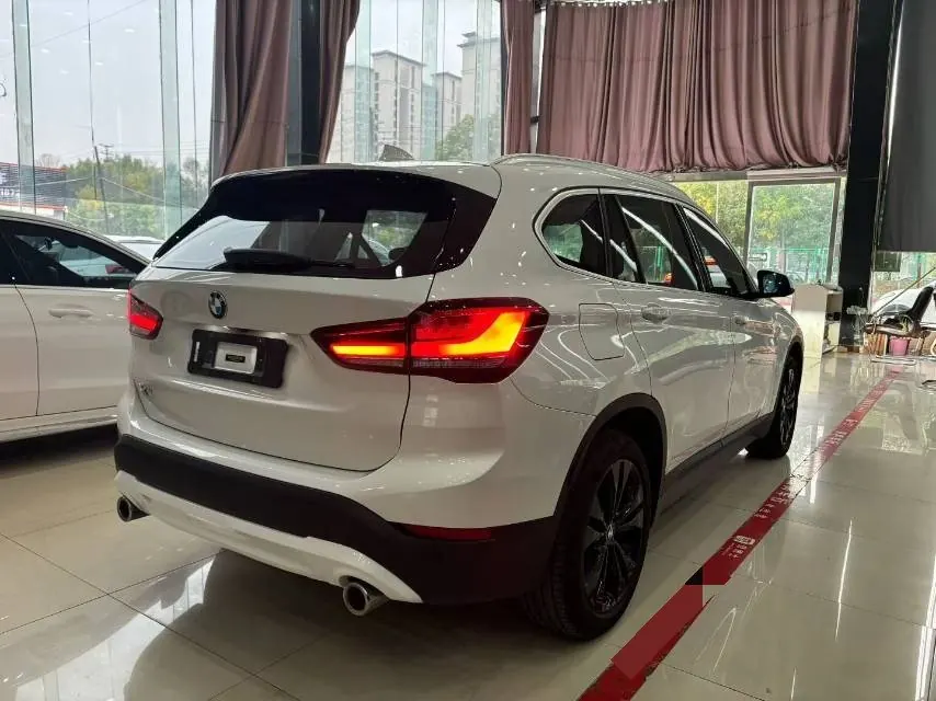 BMW 2020 X1 sDrive20Li 1.5T fashion automatic gear 4