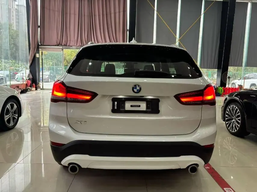 BMW 2020 X1 sDrive20Li 1.5T fashion automatic gear 5