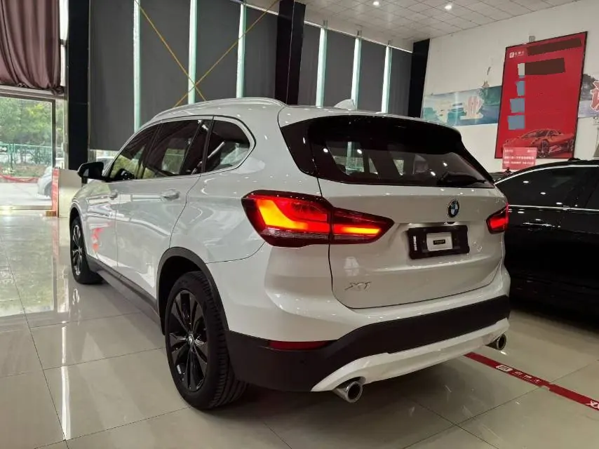 BMW 2020 X1 sDrive20Li 1.5T fashion automatic gear 6