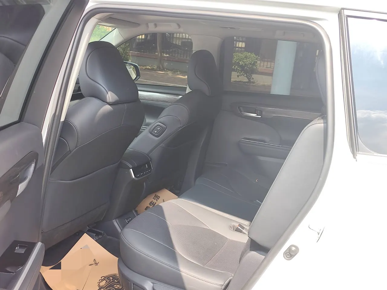 Toyota 2024 Highlander Dual Engine 2.5 Stepless Intelligent Electric Hybrid Four-wheel Drive Premium Edition 7-seat Automatic Transmission 6