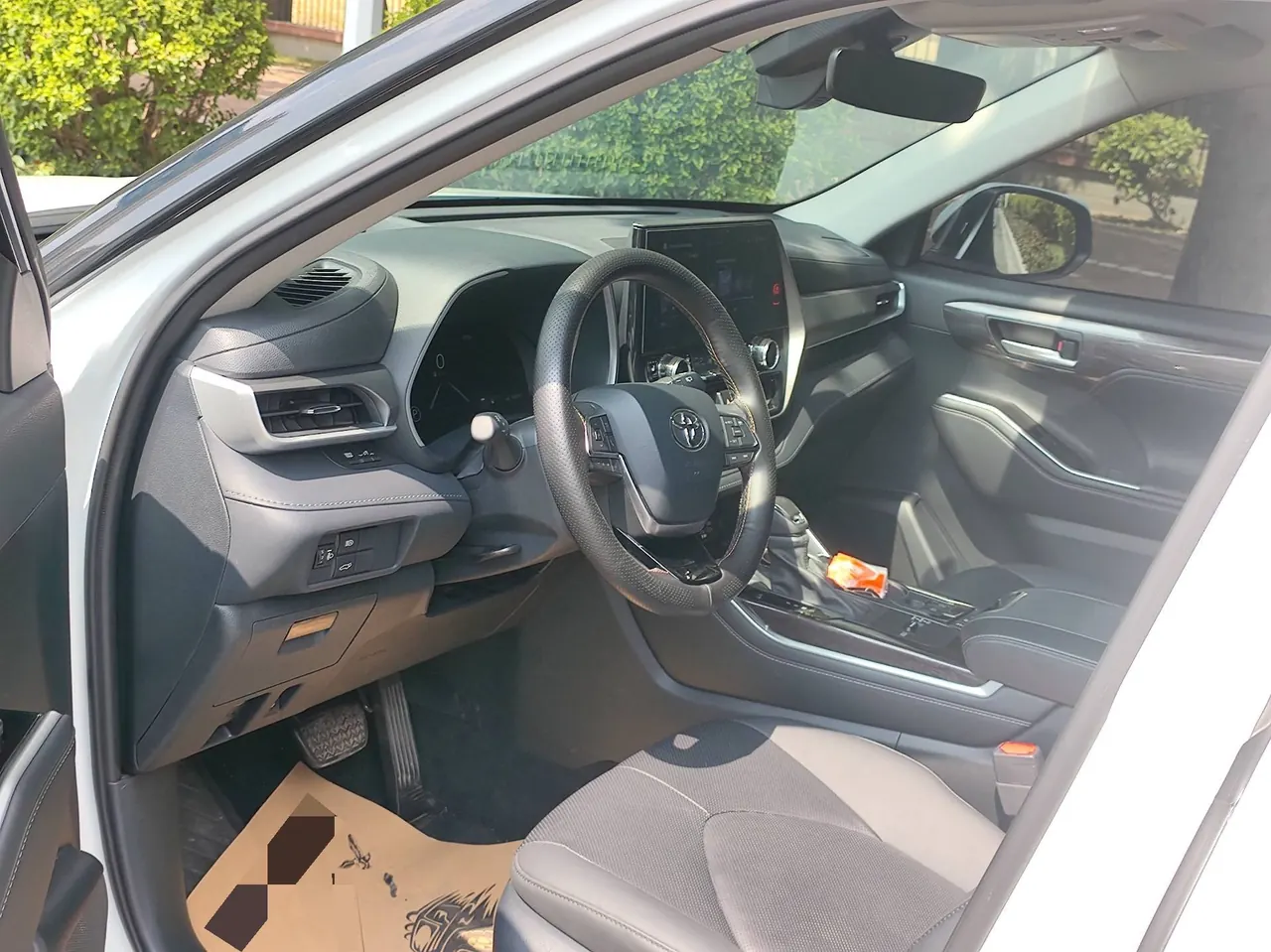 Toyota 2024 Highlander Dual Engine 2.5 Stepless Intelligent Electric Hybrid Four-wheel Drive Premium Edition 7-seat Automatic Transmission 7