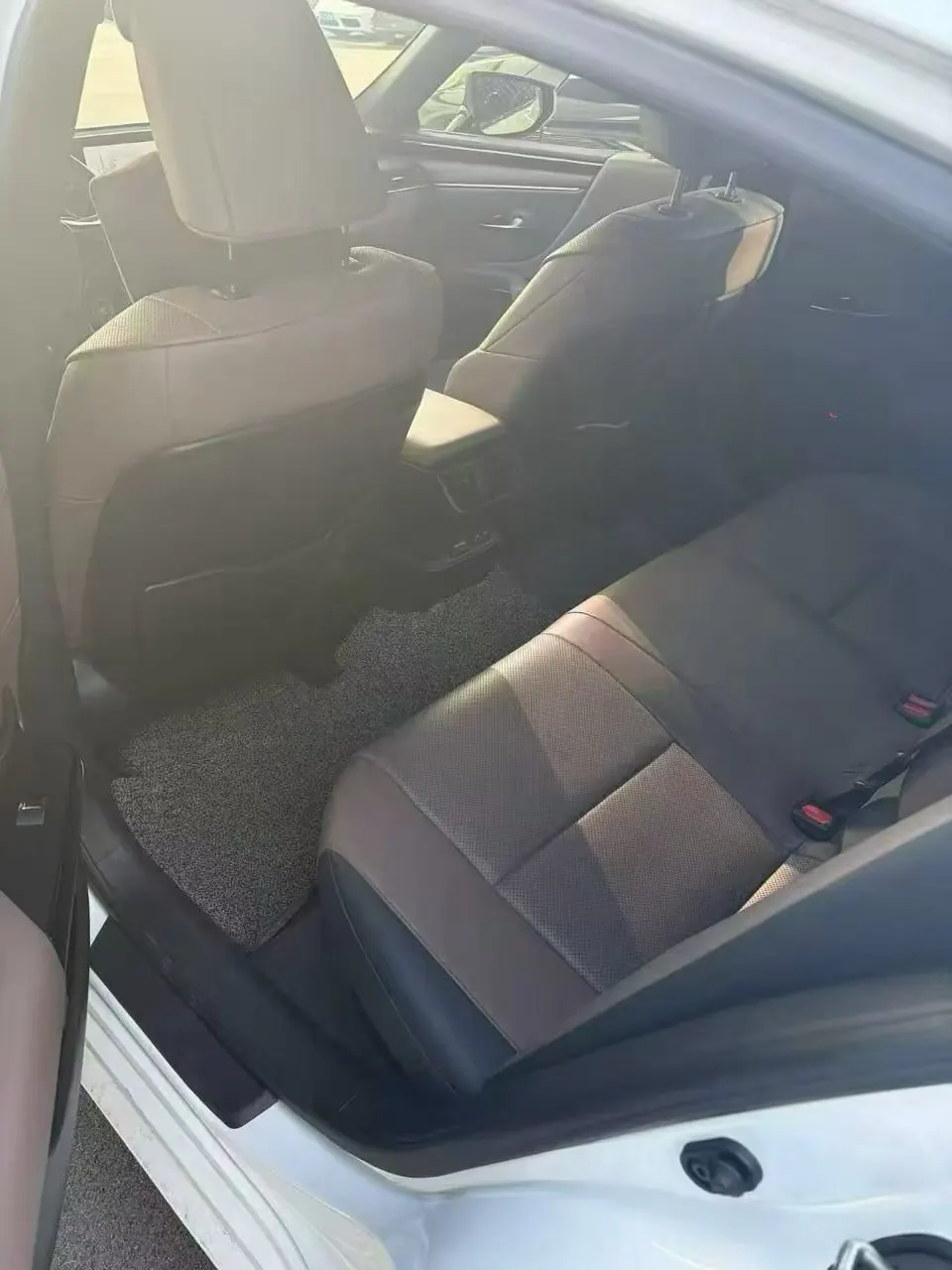 Lexus ES (Imported) 2022 ES300h 2.5 Stepless Premium Edition Automatic Gear 4