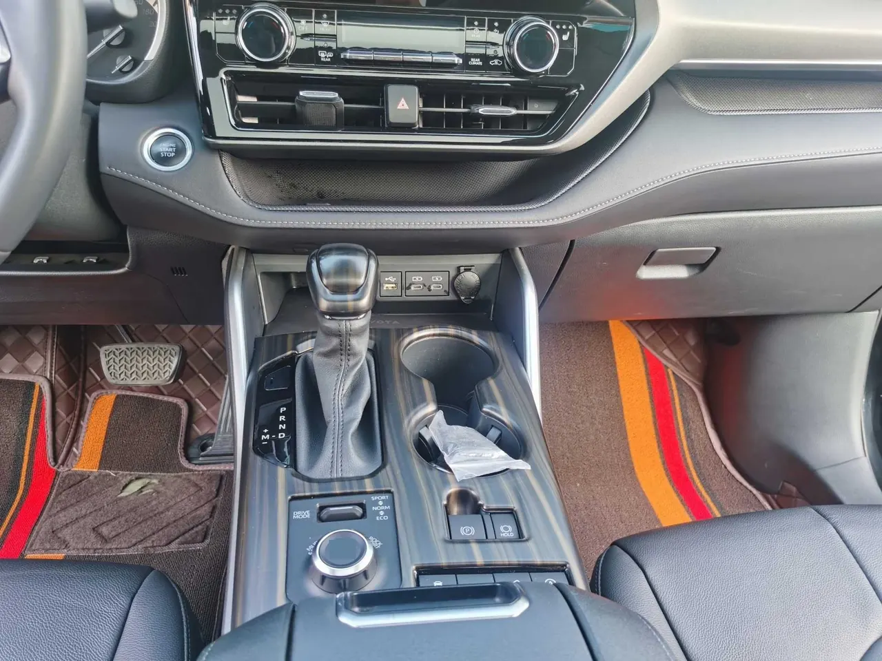 Toyota 2022 Highlander 2.0T 380T 4-wheel drive premium version 7-seat automatic gear 11