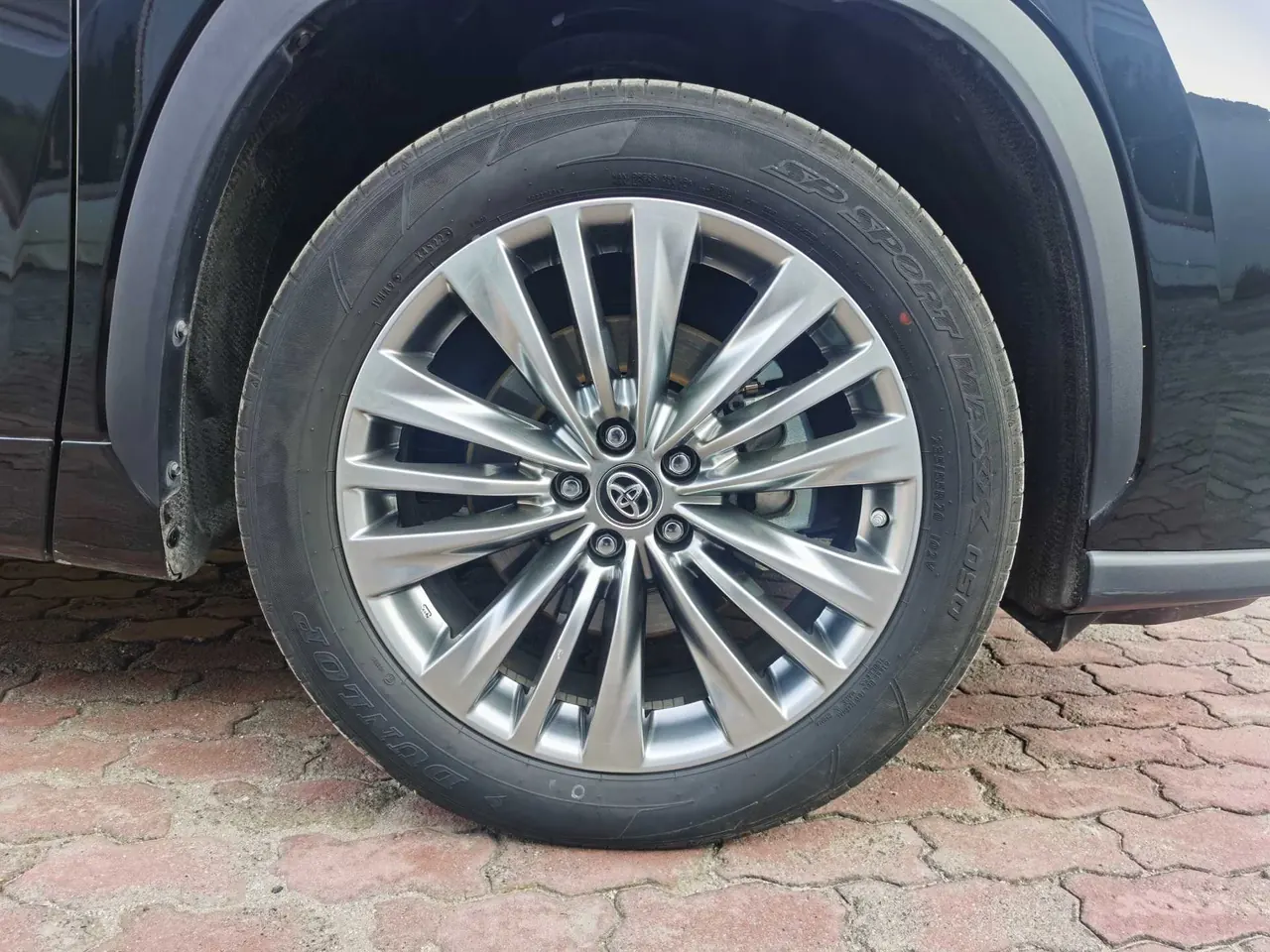 Toyota 2022 Highlander 2.0T 380T 4-wheel drive premium version 7-seat automatic gear 16