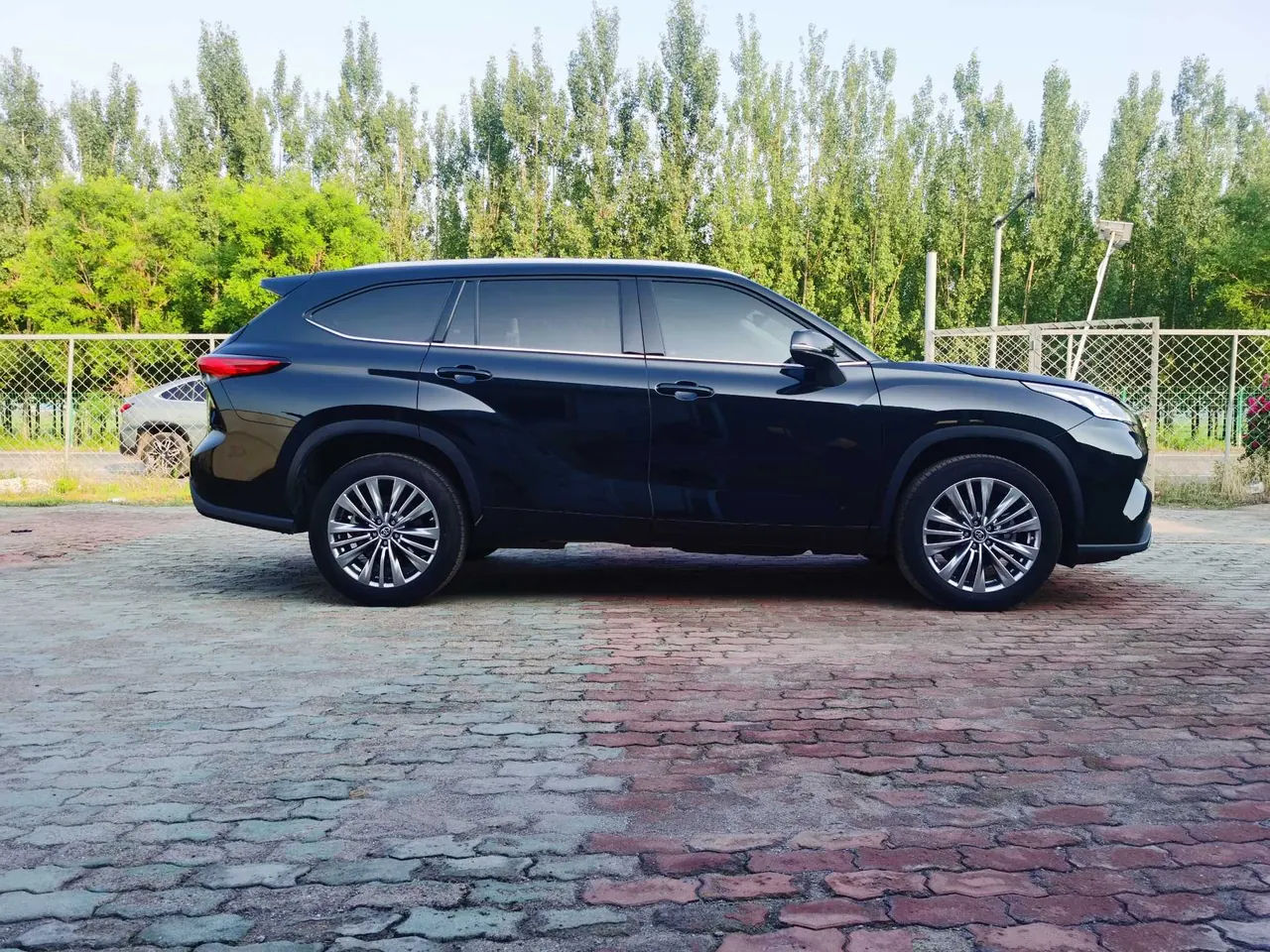 Toyota 2022 Highlander 2.0T 380T 4-wheel drive premium version 7-seat automatic gear 5