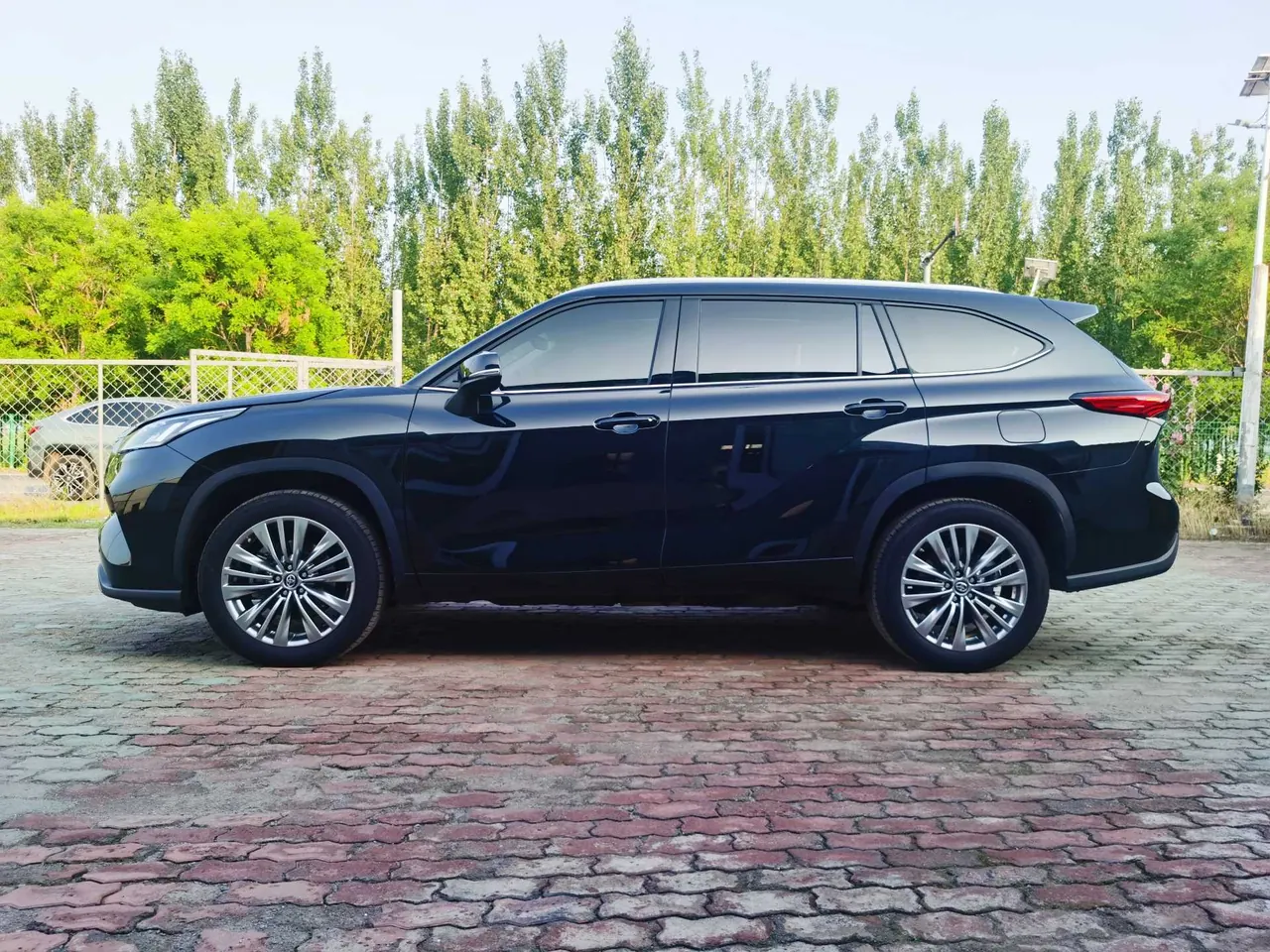 Toyota 2022 Highlander 2.0T 380T 4-wheel drive premium version 7-seat automatic gear 6
