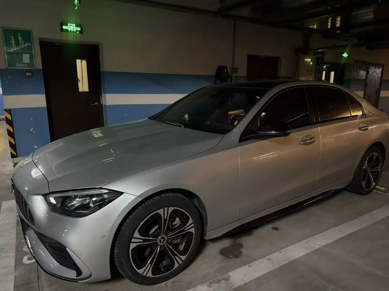 Открыть галерею: Mercedes Benz Class C 2022 C 260 L 48V 1.5T Hao Night Sports Edition (Modified) Automatic Gear