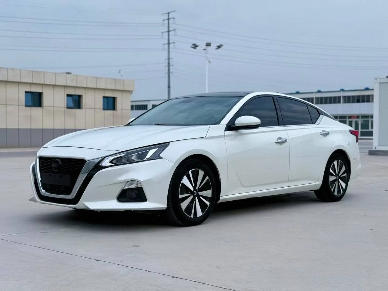 Открыть галерею: Nissan 2021 Teana 2.0 Stepless XL Comfort Edition Automatic Gear
