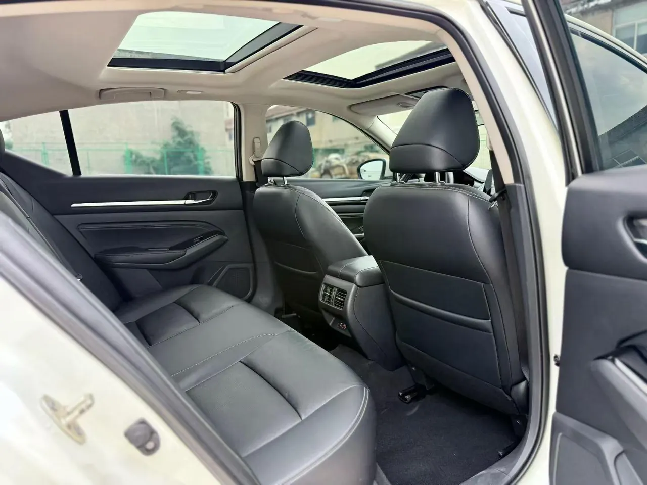 Nissan 2021 Teana 2.0 Stepless XL Comfort Edition Automatic Gear 3