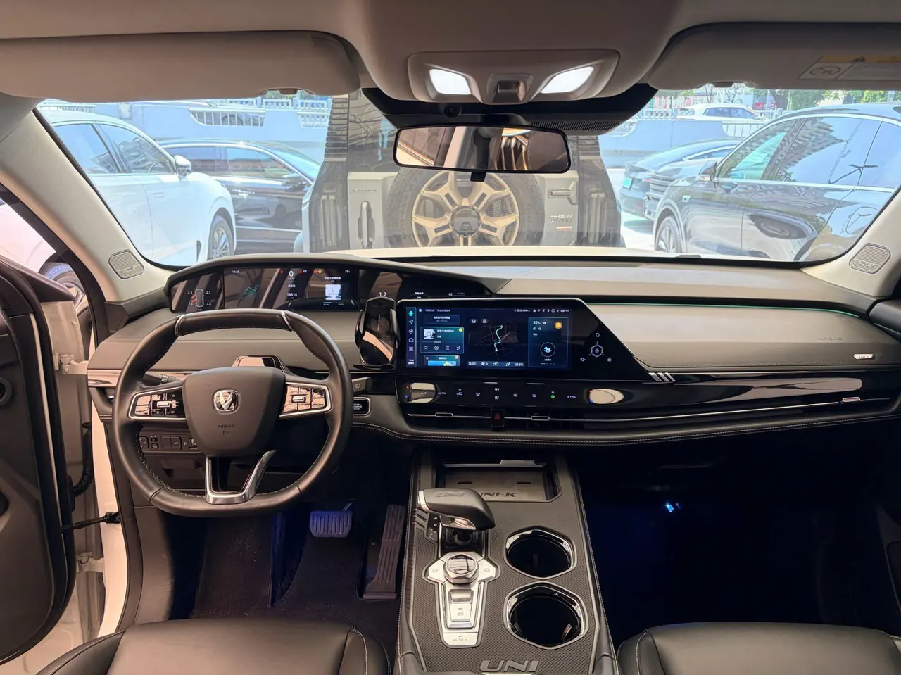 ChangAn 2024 UNI-K 2.0T Two-Drive Pleasant Collar Automatic Gear 6