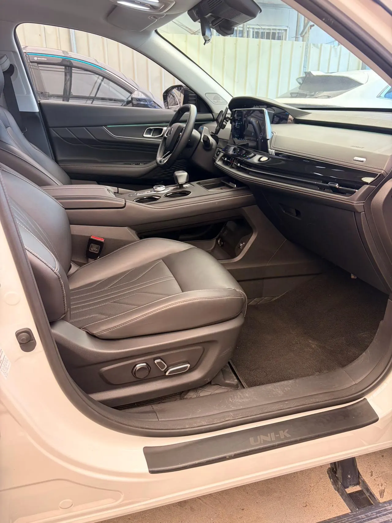 ChangAn 2024 UNI-K 2.0T Two-Drive Pleasant Collar Automatic Gear 7