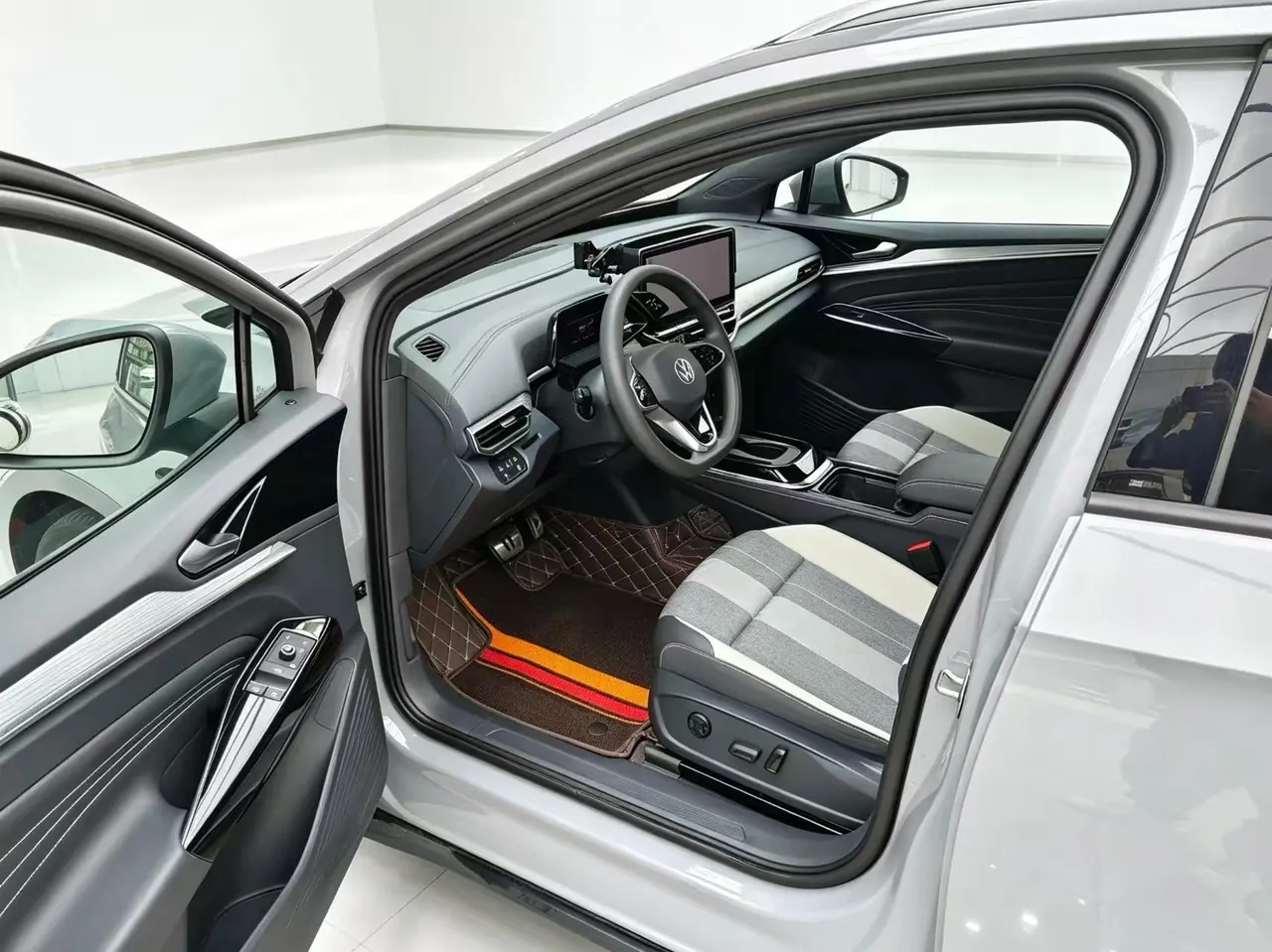 Volkswagen 2024 ID. 4 CROZZ Pure Limited Edition Automatic Transmission 7