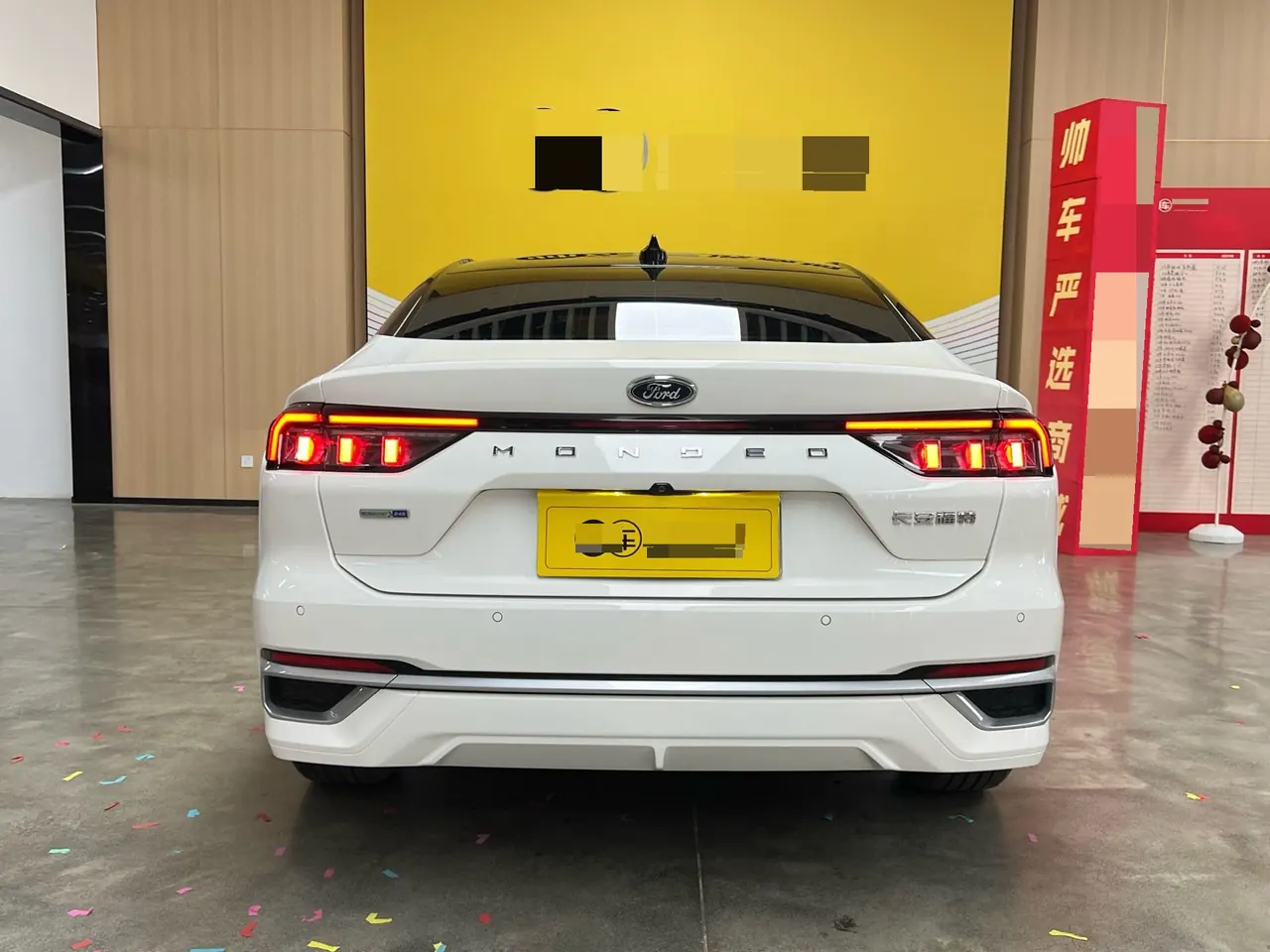 Ford 2022 Mondeo 2.0T EcoBoost 245 Luxury (Modified) Automatic Gear 8