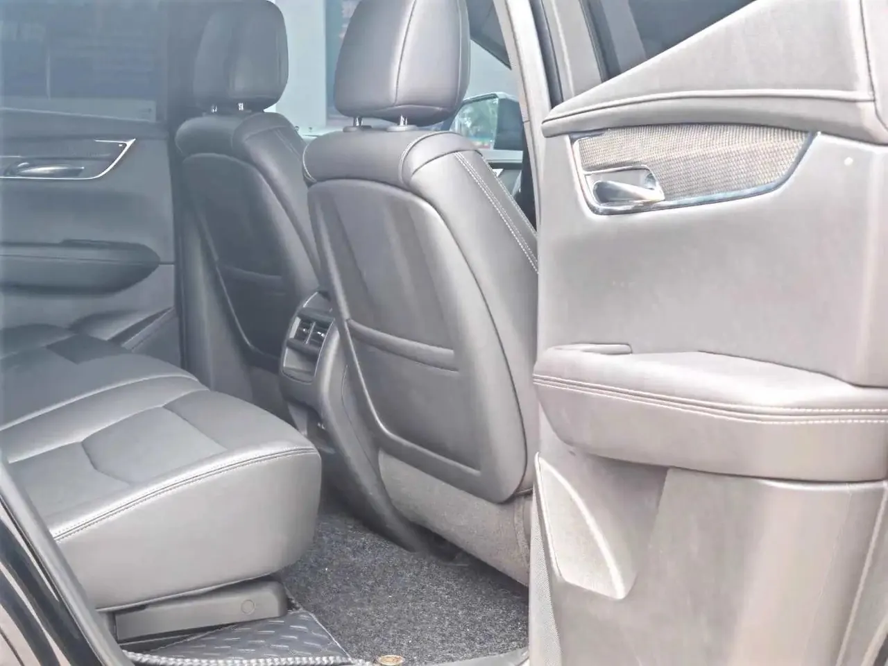 Cadillac 2024 XT5 48V 2.0T 4-wheel drive luxury (hummingbird version) automatic gear 9