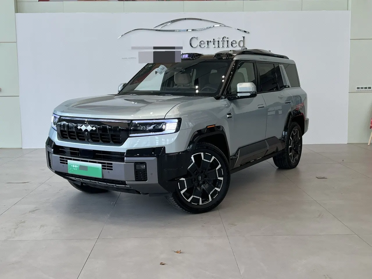 FangChengBao 2025 Leopard 8 2.0T Stepless Zhiyong Flagship UAV Edition 7-seat Automatic Gear - View 1