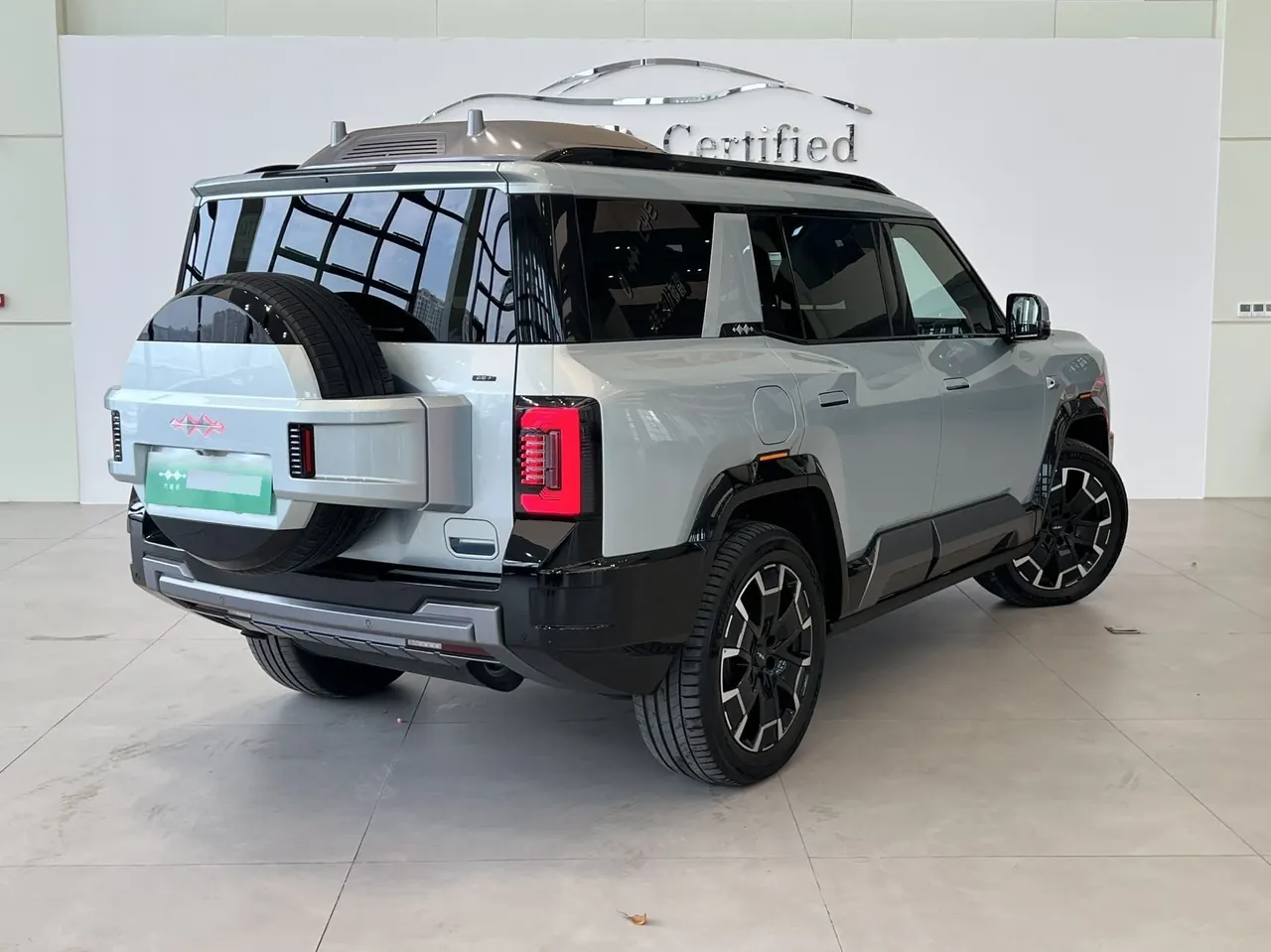 FangChengBao 2025 Leopard 8 2.0T Stepless Zhiyong Flagship UAV Edition 7-seat Automatic Gear 8