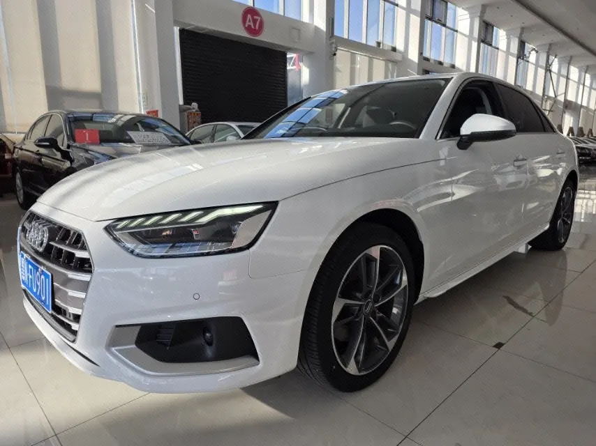 Open image lightbox: Audi 2020 A4L 2.0TFSI 40TFSI Fashion Dynamic Automatic