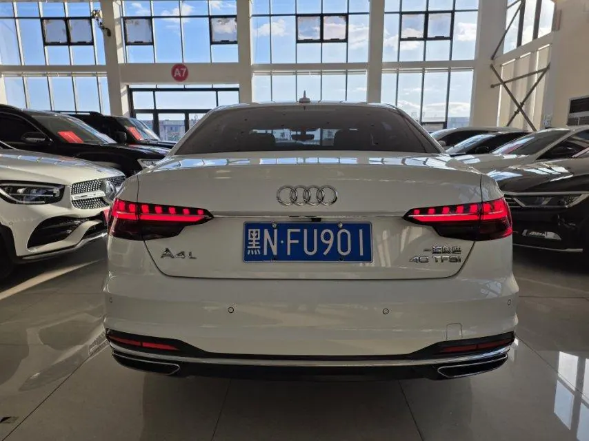 Audi 2020 A4L 2.0TFSI 40TFSI Fashion Dynamic Automatic 2