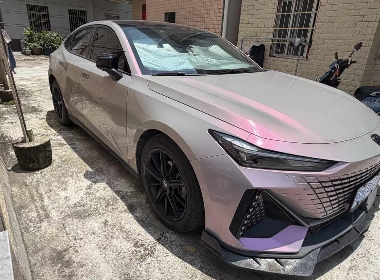 ChangAn 2022 UNI-V 1.5T honorable automatic gear 2