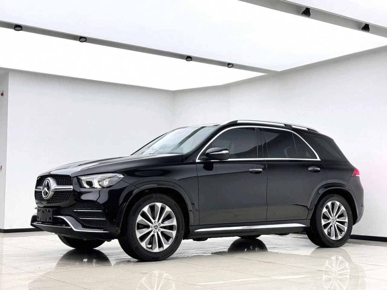 打开图片灯箱:Mercedes Benz GLE (Imported) 2022 GLE 350 4MATIC 2.0T Fashion Automatic Gear