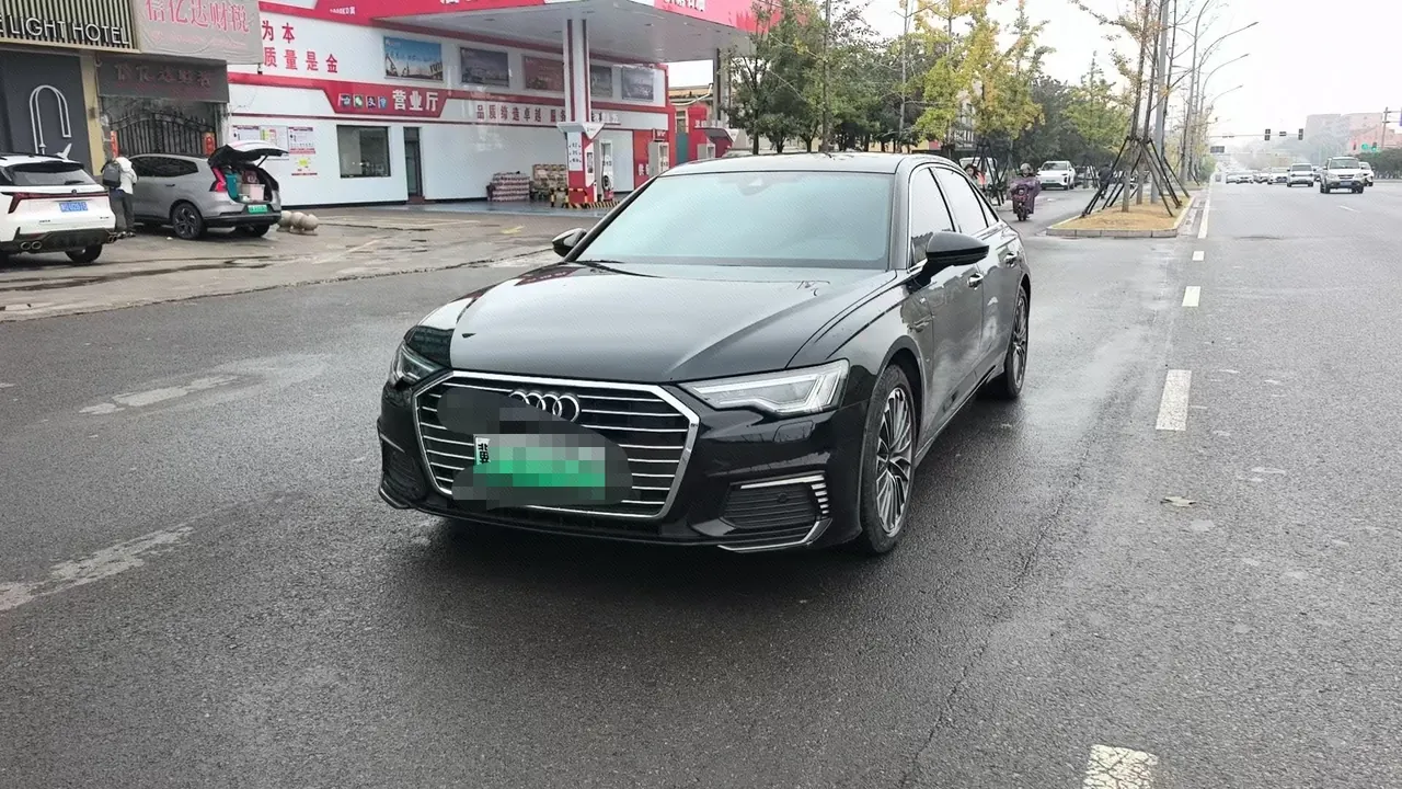 打开图片灯箱:Audi A6L New Energy 2020 A6L e-tron 2.0TFSI 55TFSI e Quattro Automatic