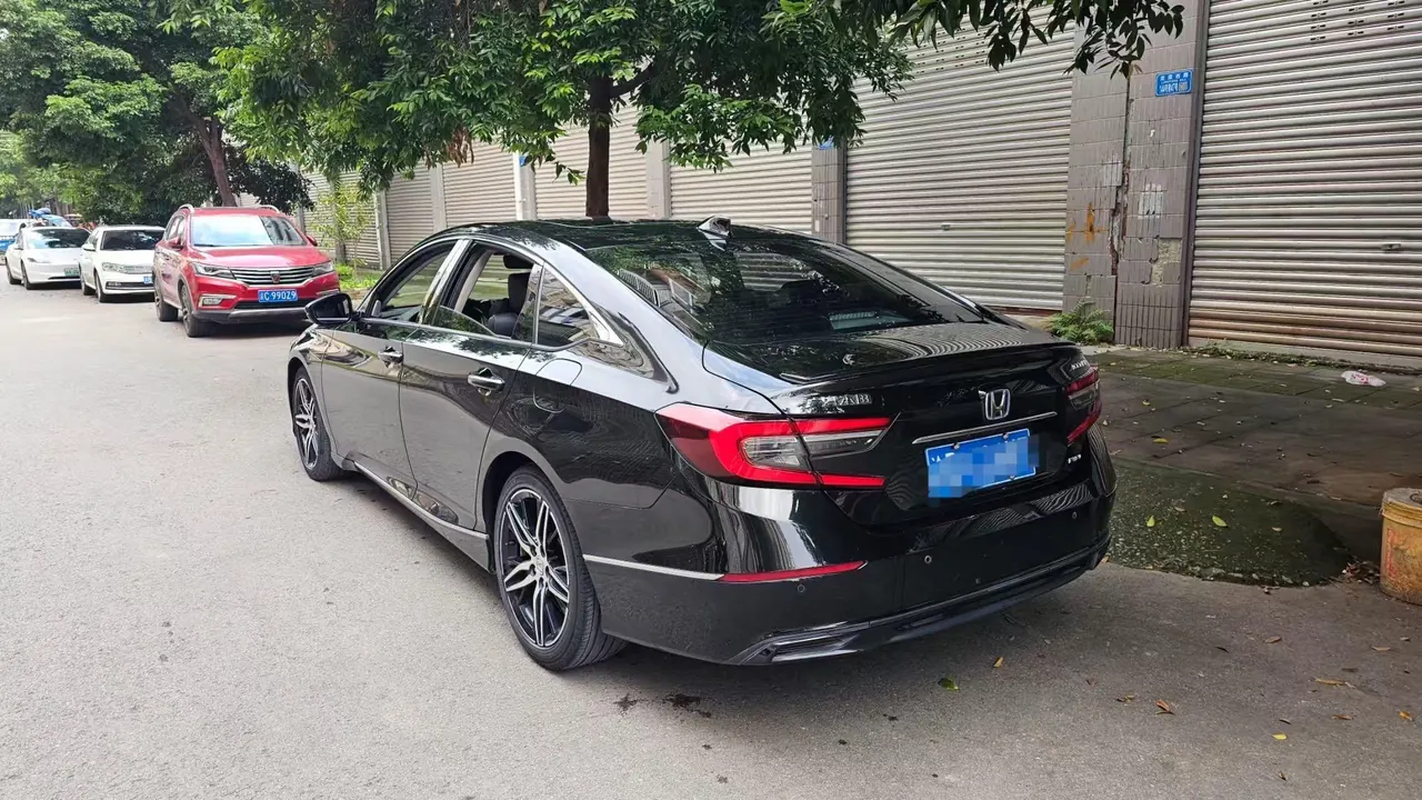 Honda 2022 10th Generation Accord Hybrid 2.0 Stepless Magic Night Reed Edition Automatic Gear 3