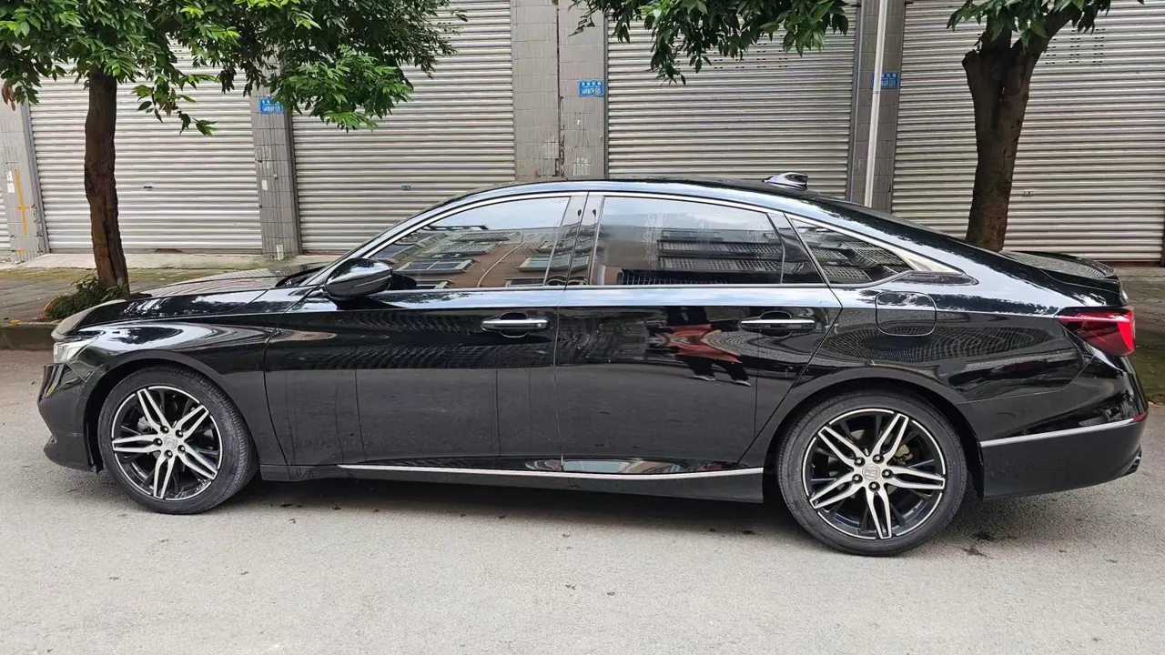 Honda 2022 10th Generation Accord Hybrid 2.0 Stepless Magic Night Reed Edition Automatic Gear 4