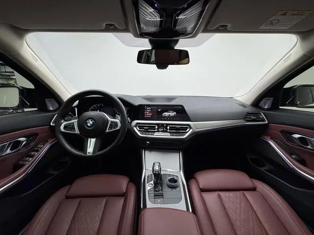 BMW 3 Series 2022 325Li 2.0T M Sports Obsidian Night Suit Automatic Gear 2