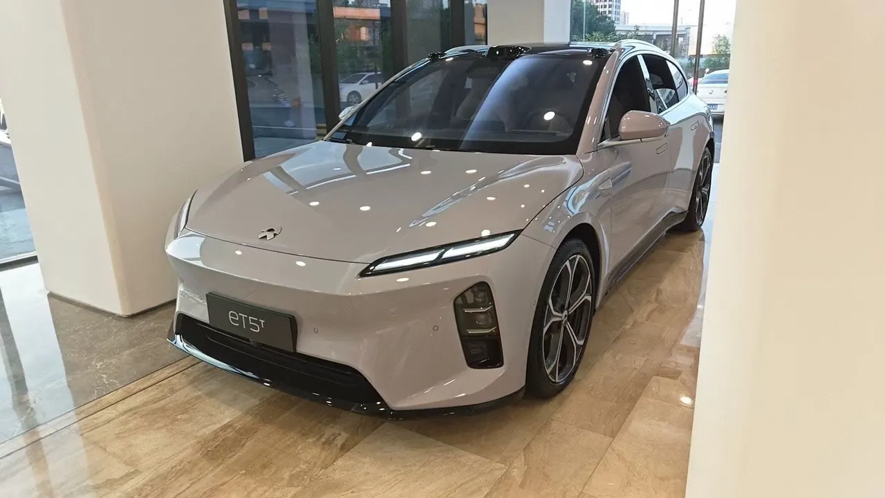 Open image lightbox: NIO 2026 ET5T 100kWh Touring automatic