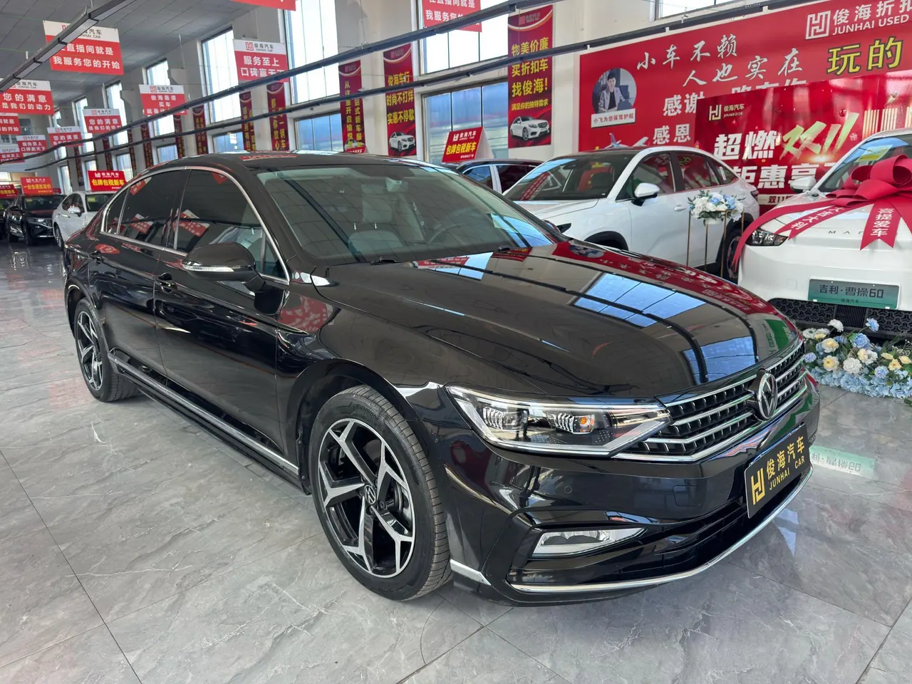 Volkswagen 2023 Magotan 2.0TSI 330TSI 2 million Commemorative Edition Leading Automatic Gear 2