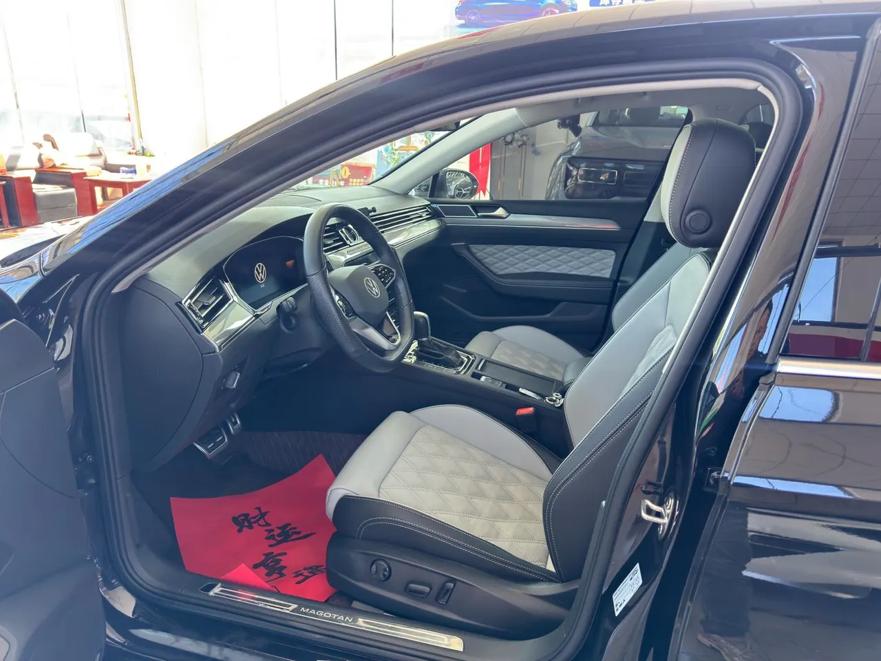 Volkswagen 2023 Magotan 2.0TSI 330TSI 2 million Commemorative Edition Leading Automatic Gear 4