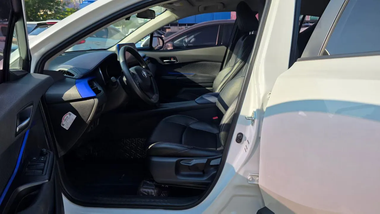 Toyota 2023 C- HR 2.0 Stepless Comfort Edition Automatic Gear 4