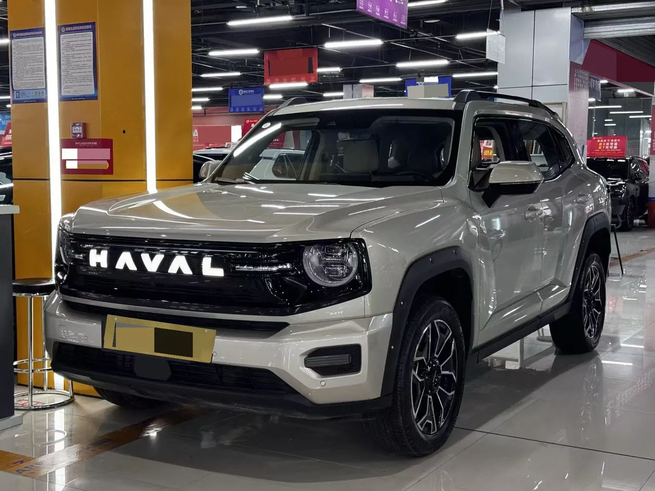 Открыть галерею: Haval 2026 big dog PLUS Hi4 1.5T 150km tidal wave electric version automatic gear