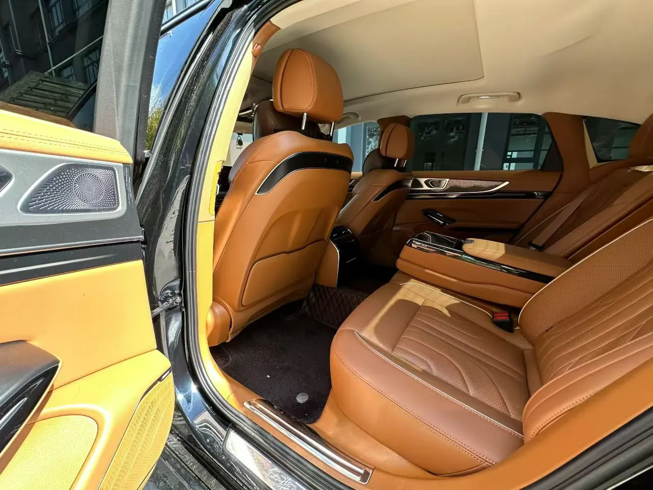 HongQi 2025 H9 48V 2.0T Two-Drive Flag Enjoy Deluxe Business Edition 5-seat Automatic Gear 6