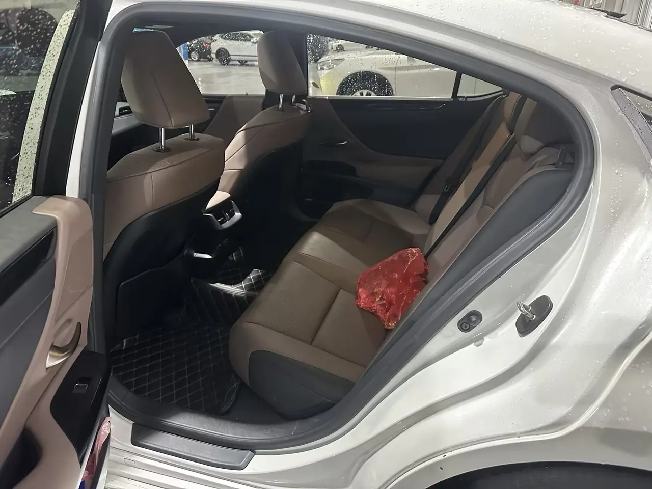 Lexus ES (Imported) 2022 ES200 2.0 Stepless Premium Edition Automatic Gear 4