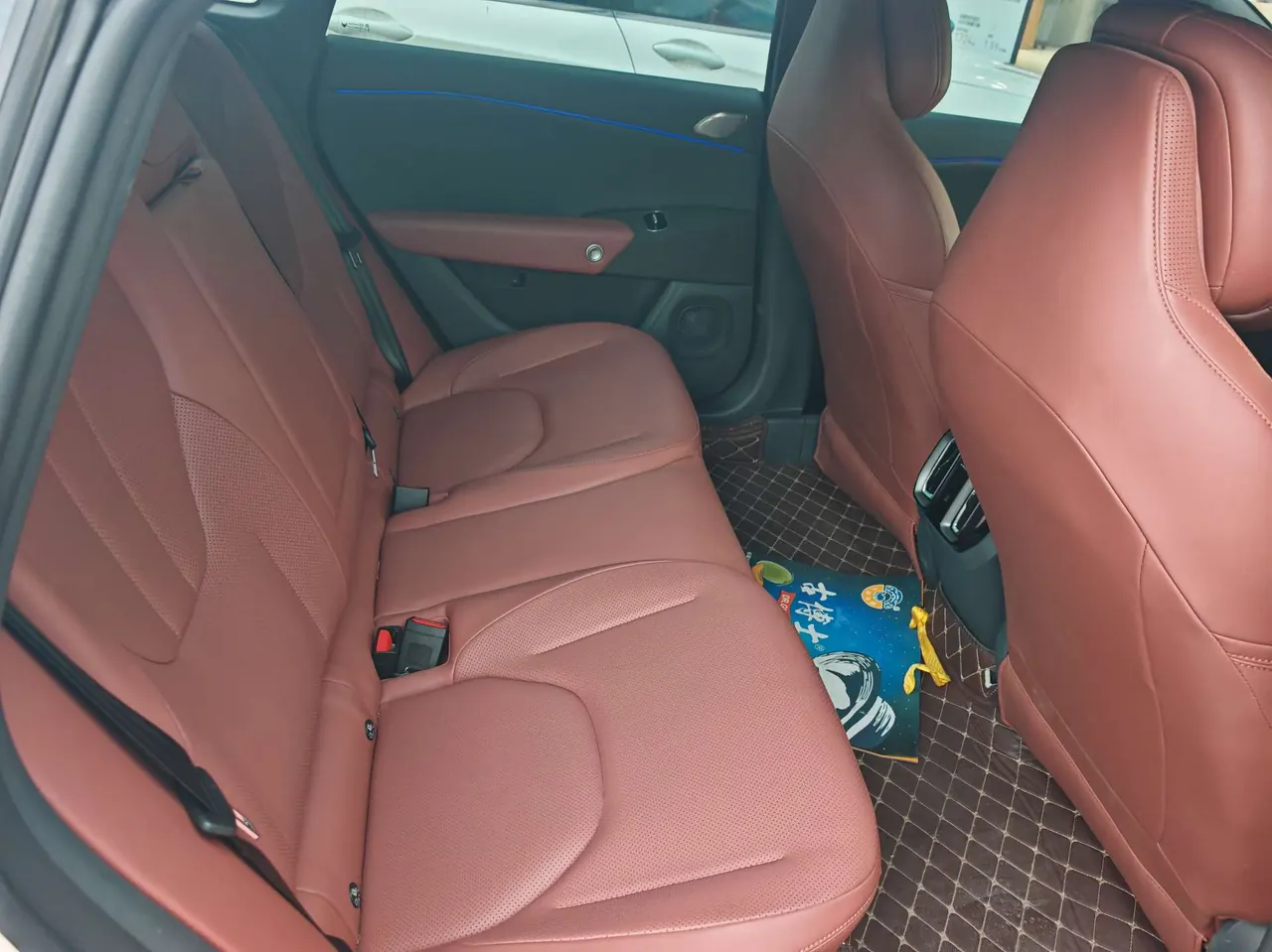 ARCFOX 2026 α S 5 650 yuan Four-wheel Drive Edition 390kW Automatic Gear 3