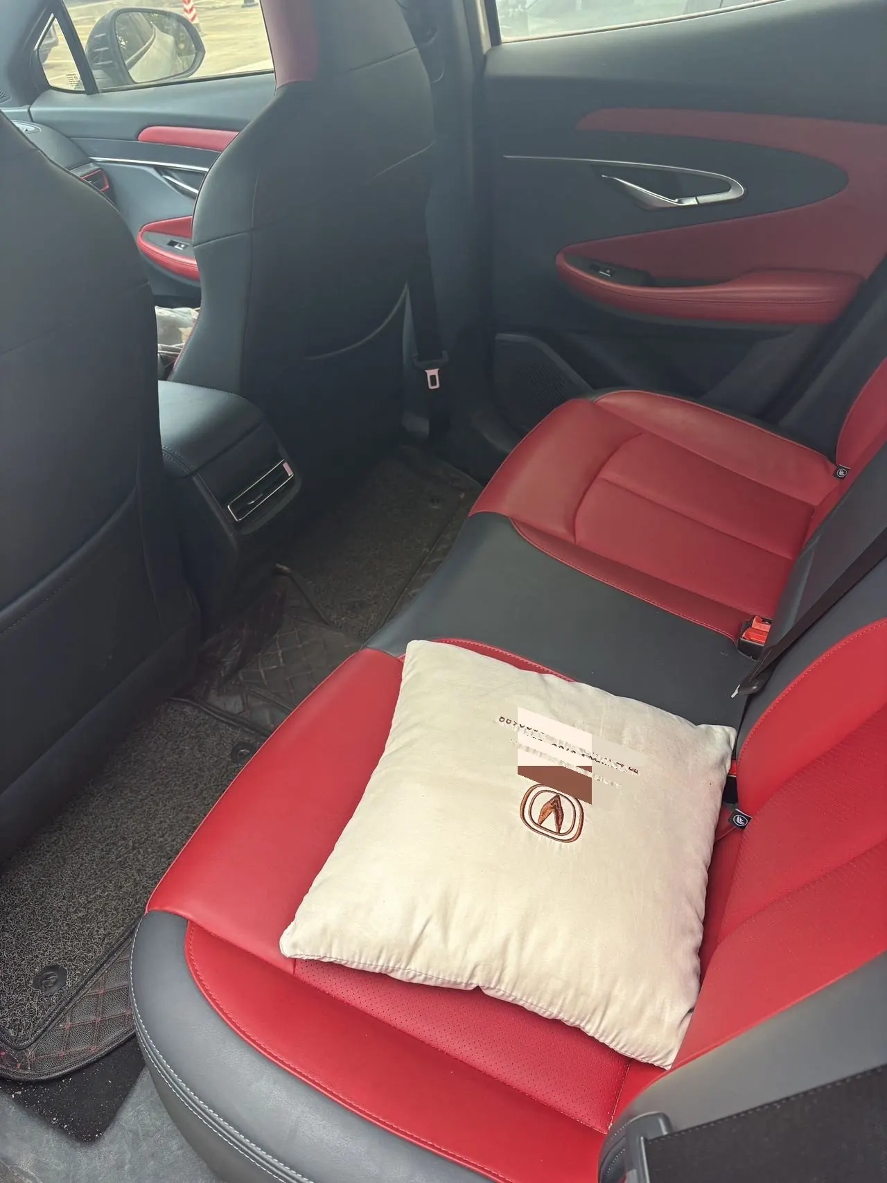 ChangAn 2021 UNI-T 1.5T Sports Flagship Automatic Gear 4
