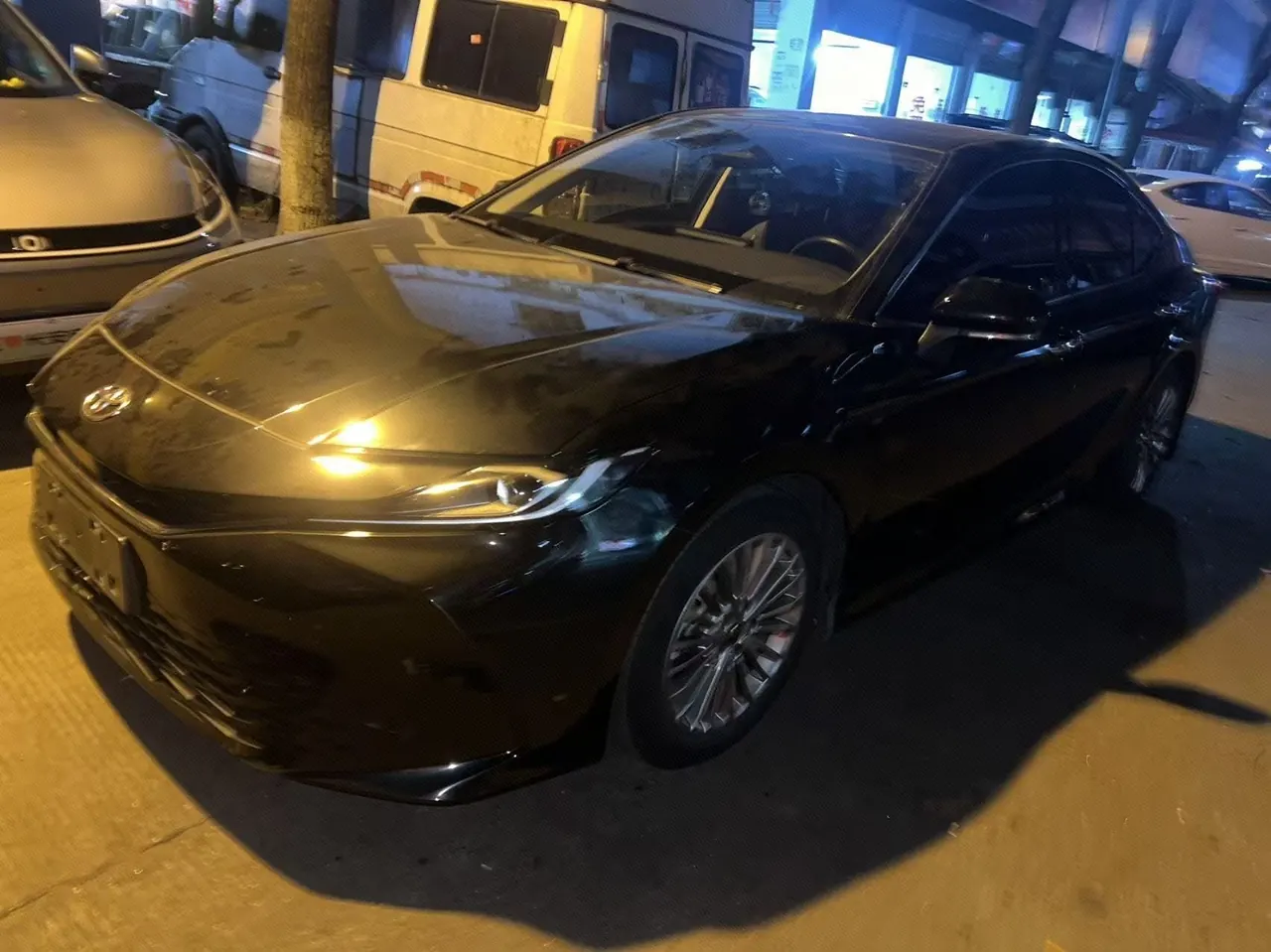 Открыть галерею: Toyota 2024 Camry 2.0G Stepless Premium Edition Automatic Gear