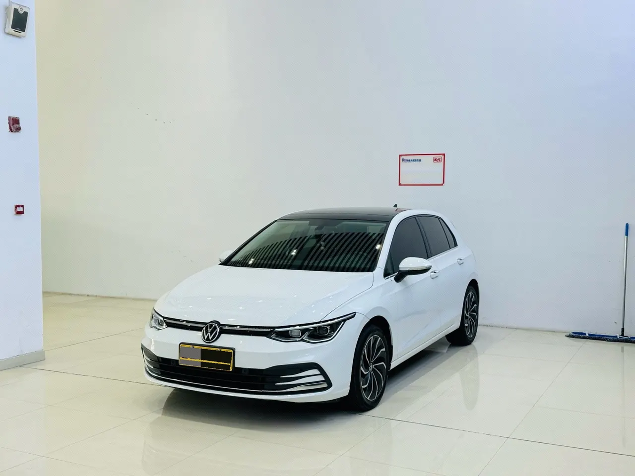 Открыть галерею: Volkswagen 2021 Golf 8 1.4TSI 280TSI 30th Anniversary Edition Automatic