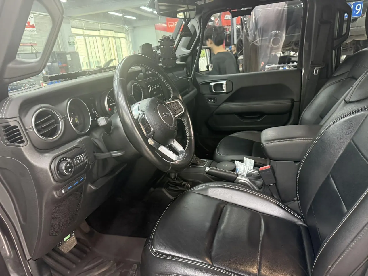 Jeep herdsman New Energy (Imported) 2021 herdsman 4xe 2.0T Sahara Automatic 7
