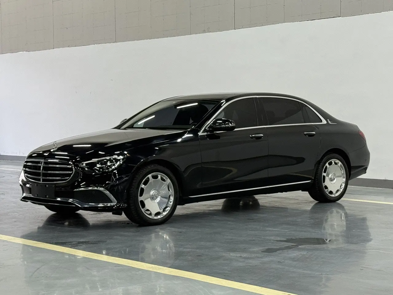 Открыть галерею: Mercedes Benz E-Class 2021 E 300 L 2.0T Fashion Automatic Gear