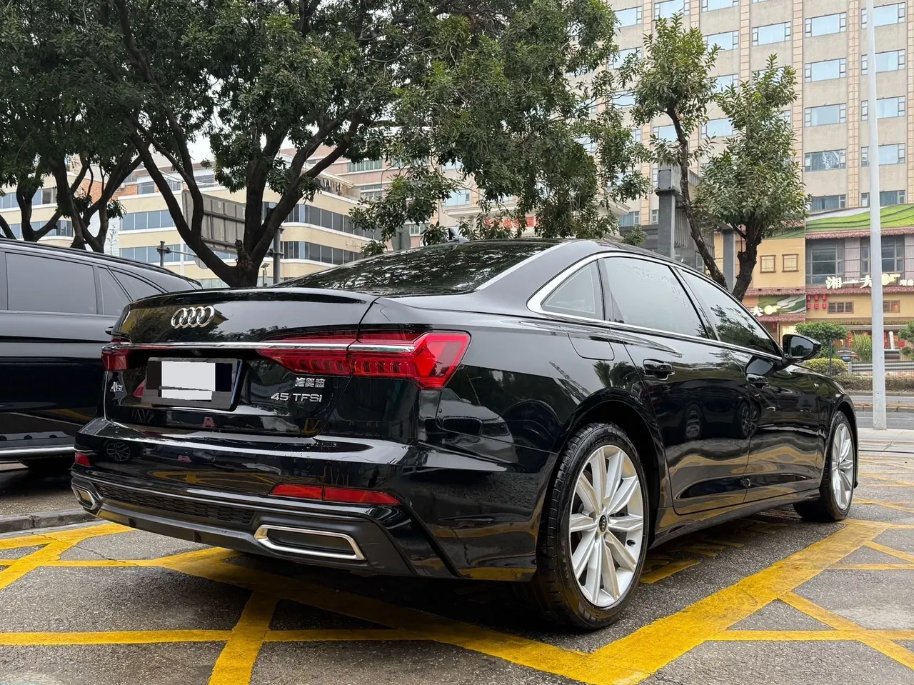 Audi 2021 A6L 2.0TFSI 45TFSI Selected Dynamic Automatic 5