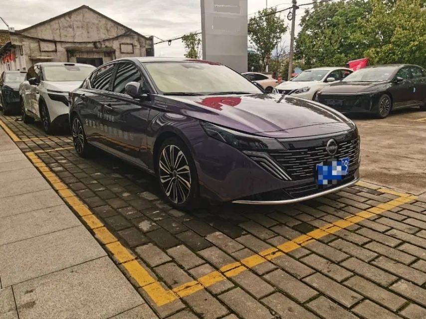 Nissan 2026 Teana 2.0T Stepless Hongmeng Cockpit Flagship Automatic Gear 3