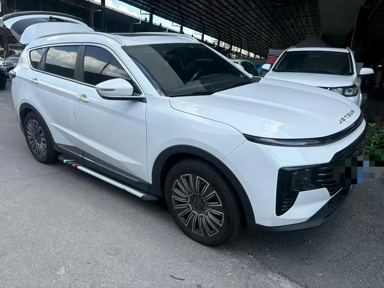 Jetour 2025 X70 PLUS 1.5T Deluxe Surging Edition 7-seat Automatic Gear 3