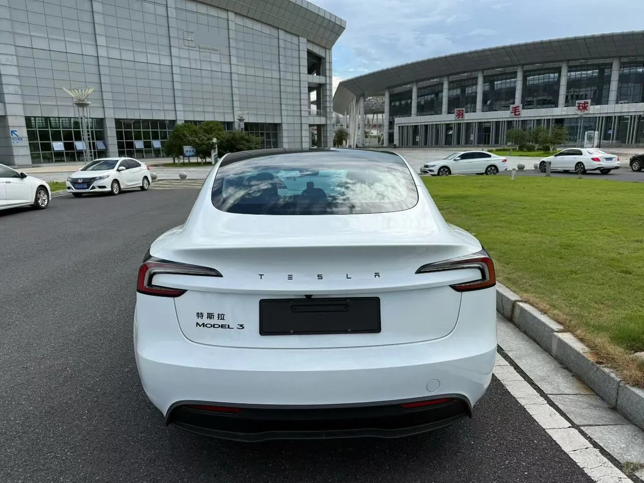 Tesla 2026 Model 3 rear-wheel drive version of automatic transmission 3